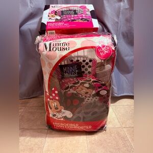 Disney Minnie Mouse Red and Black Comforter Set